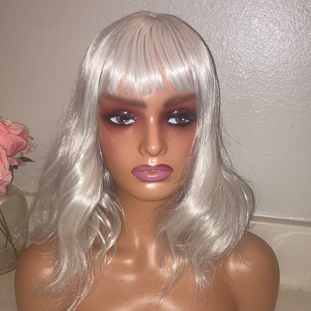 Silver/white colored Wig